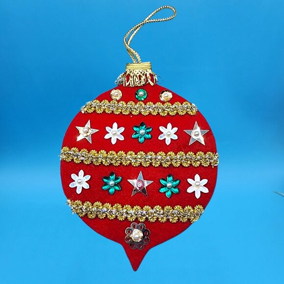 Vintage 1960s Red Felt Christmas Ornaments Beaded Bell Ball Gold Trim Set of 5 - Picture 8 of 12